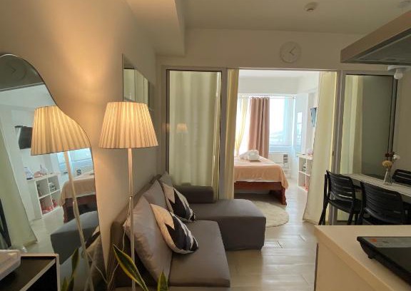 Don Bosco Apartment | Azure Resort Condo Staycation Paranaque