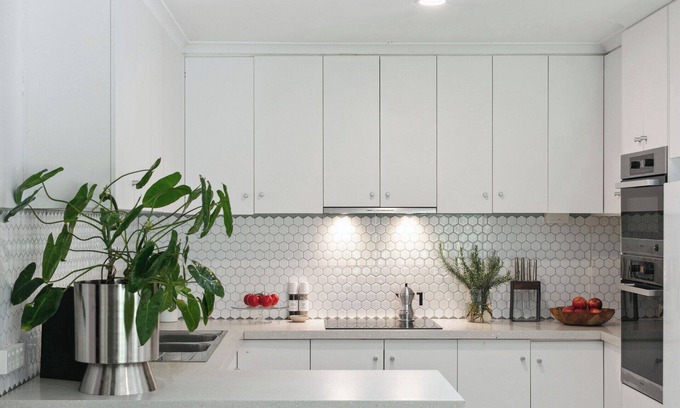 Cottesloe House | Azure Retreat - garden oasis