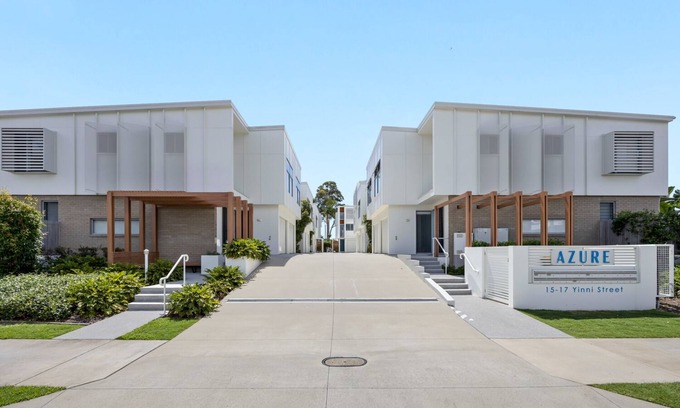 Maroochydore Apartment | Azure Riverside DeluxeTownhouse