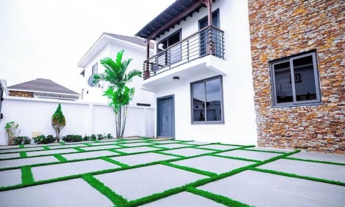 Tema House | AZURE - the perfect escape