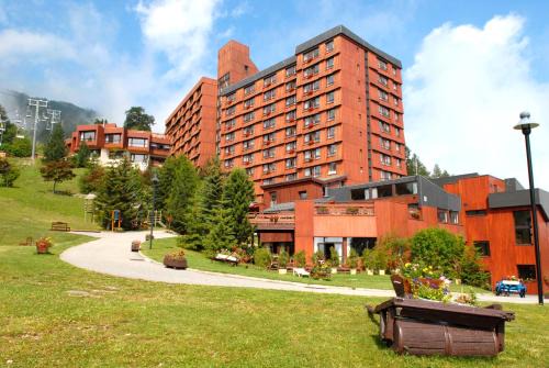 Les Karellis Resort | Azureva Les Karellis - Skipass Inclus!