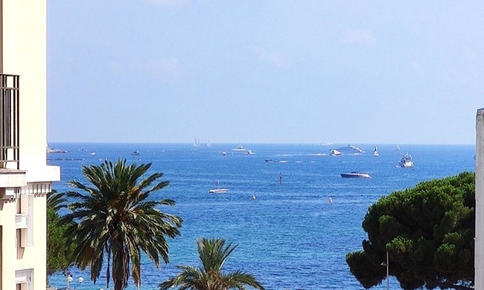 Juan-les-Pins Apartment | Azurie Sea View Apartment