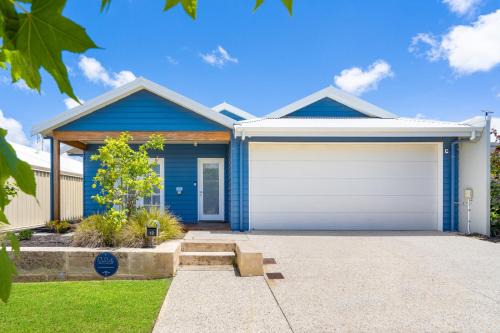 Dunsborough House | AZZURE on WATERVILLE