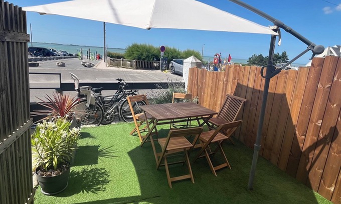 Le Crotoy Apartment | Bélicine, seafront apartment for 5 people
