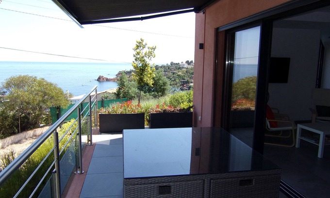 Theoule-sur-Mer Apartment | B - 3 rooms 2 bathrooms with sea view and terrace 7 mn from the beach