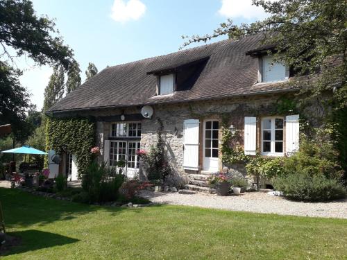 Saint-Hilaire-les-Places Bed & Breakfast | B&B Buddleja