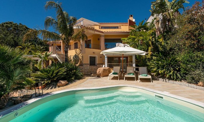 Domus de Maria Bed & Breakfast | B&B Giglio di Chia