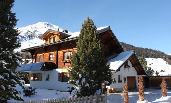 Davos-Dorf Bed & Breakfast | B&B Haus im Sand
