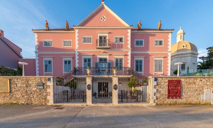 Stari Grad Bed & Breakfast | B&B Heritage Villa Apolon