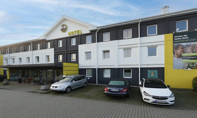 Lowenbruch Hotel | B&B HOTEL Berlin Genshagen-Süd