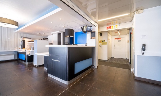 Calais Frethun Hotel | B&B HOTEL Calais Terminal Cité de l'Europe 2 étoiles
