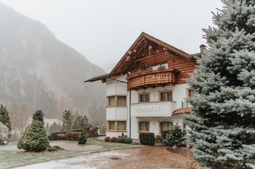 Santa Cristina Val Gardena Hotel | B&B Hotel Mirabel