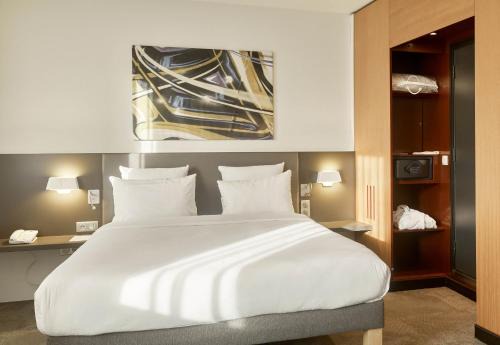 10th Arrondissement Enclos-St-Laurent Hotel | B&B HOTEL Paris Nord 18ème