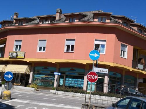 Lavena Ponte Tresa Bed & Breakfast | B&B MANITO