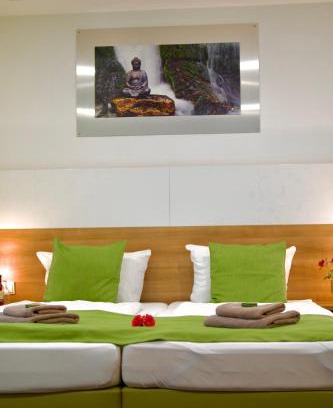 Dettingen an der Erms Bed & Breakfast | B&B Outlet Hotel - Metzingen - Kostenlose Parkplätze - Self Check-In