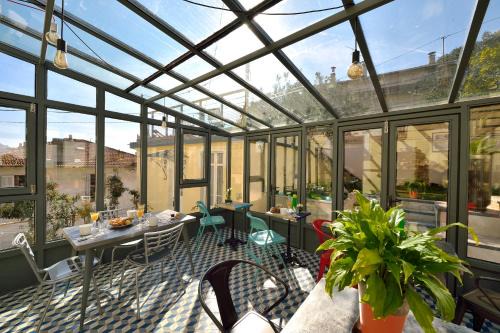 Riou - Petit Juas - Av de Grasse Bed & Breakfast | B&B Villa Du Roc Fleuri