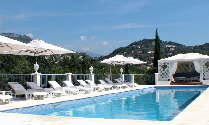 Grasse Bed & Breakfast | B&B With Charm - Quiet With Kitchen & sw Pool