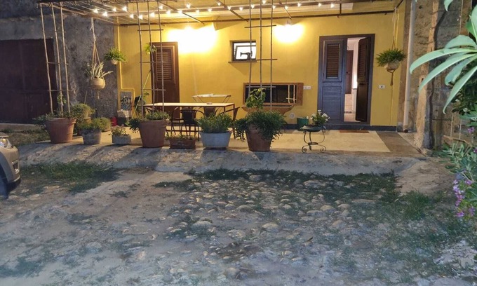 Villa Grazia di Carini House | B&BAGLIO - cozy retreat, 15 minutes from Palermo airport