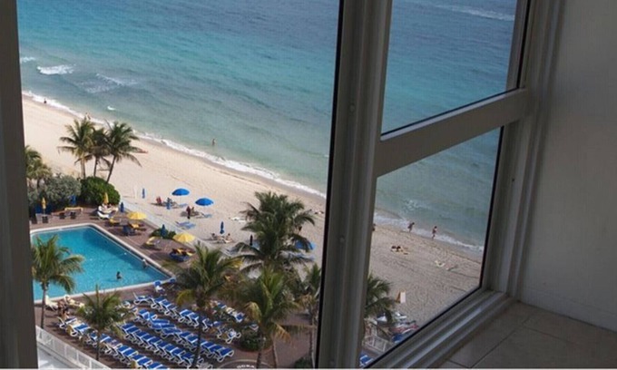 Galt Mile Condo | B.E.A.C.H... Best Escape Anyone Can Have..... EVERYTHING SUPPLIED 4 U