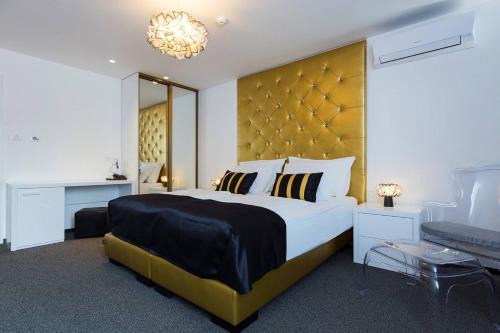Split Bed & Breakfast | B Gold Luxury rooms B&B