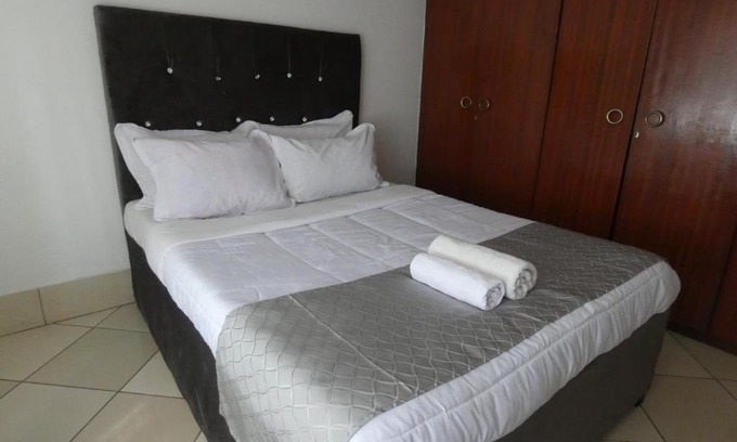 Blantyre Bed & Breakfast | B & J SUITES