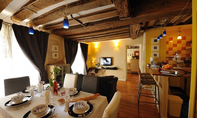 3rd Arrondissement Apartment | B3DF Madison