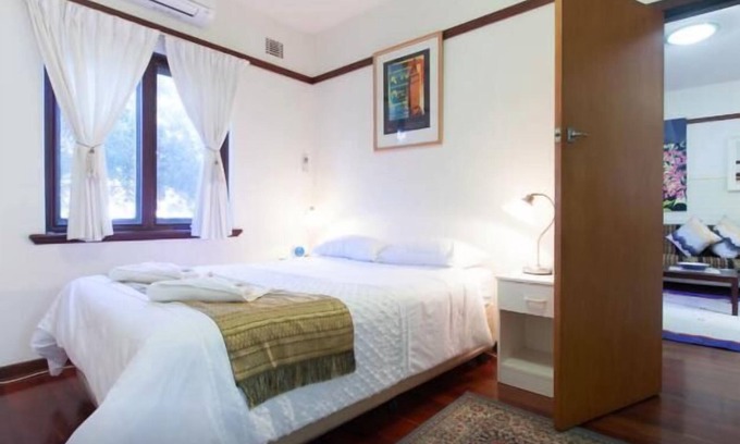 Crawley Apartment | B4 UWA, Swan River, Hospitals, CBD