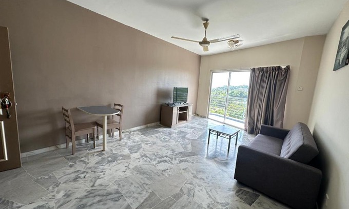 Baharu Apartment | B8-12@pd marina resort