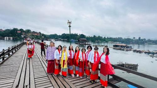 Sangkhla Buri House | Baan Dongsak River view