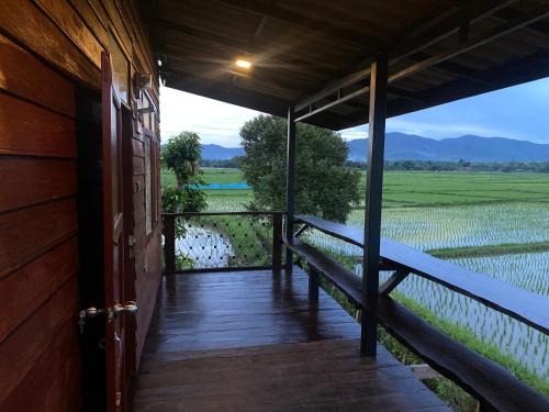 Choeng Doi House | Baan PhuriChaya Doi Saket Chiang Mai Peaceful Stay with Mountain and Rice Field View