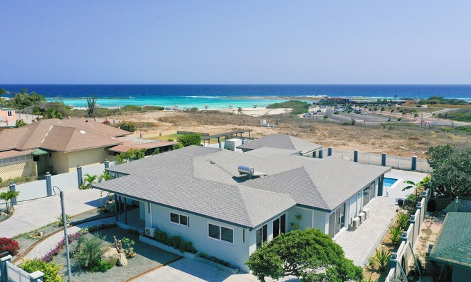 Sero Colorado House | Baby Beach Oasis – 4 BR Oceanview, Closest House to Baby Beach