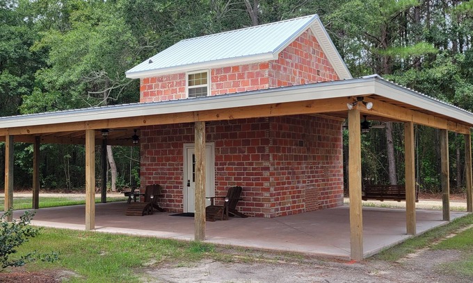 Benson House | Baccer Barn-On the farm with Broadslab Distillery and The Barn at Broadslab