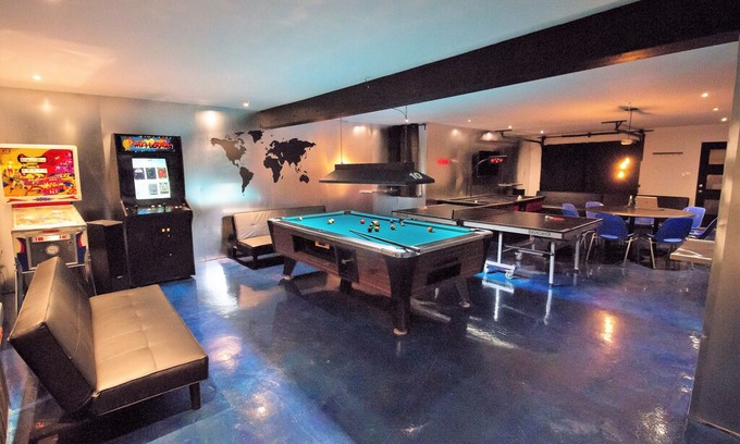 Little Italy House | BACHELOR/BACHELORETTE PARTIES WELCOME - GAME ROOM, SLEEPS 20