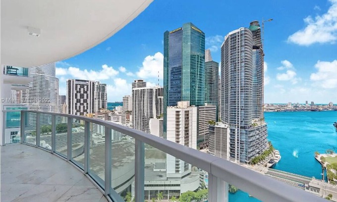 Downtown Miami Condo | Bachelor Paradise, Best Views in Brickell Center