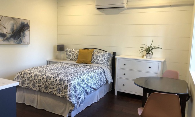 Huntsville Bed & Breakfast | Bachelor Suite Bed & Breakfast in Northern Muskoka