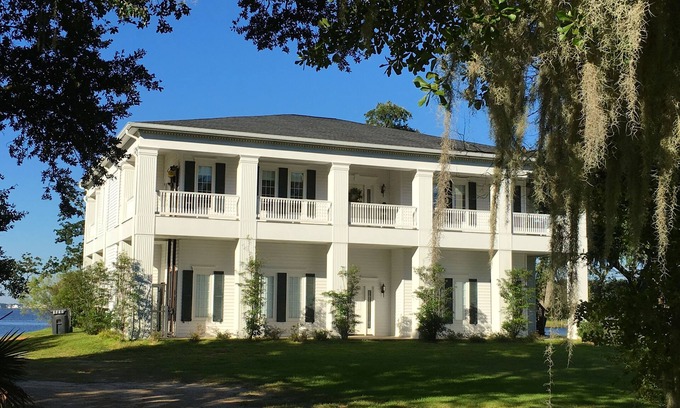 Gulf Hills House | Back Bay Biloxi Waterfront -Fish, Watch Nature, Golf-Minutes to Casinos-Elevator
