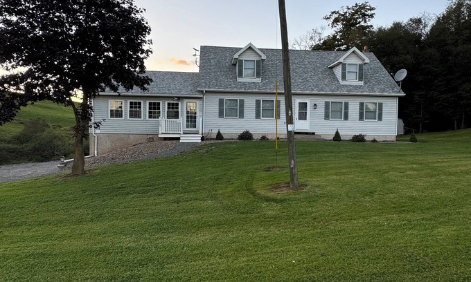 Granville Summit House | "Back Pasture Escape" NEW! Large Home farm views 7.5 miles to Worlds End, YMH.