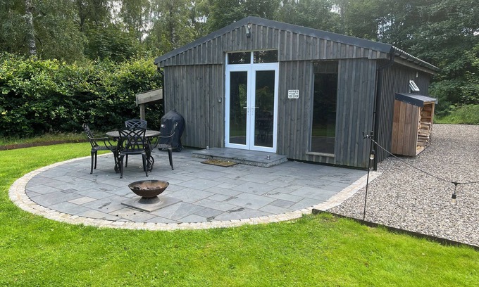 Pitlochry House | BACKSTAGE, family friendly, character holiday cottage in Pitlochry