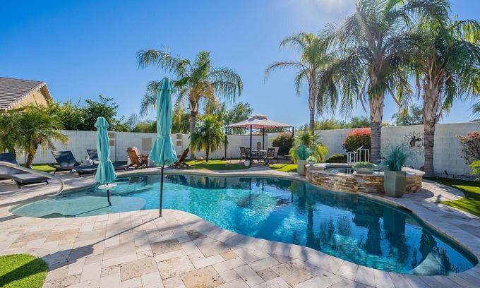 Circle Cross Ranch House | Backyard Paradise in the Valley! Pool/Jacuzzi!