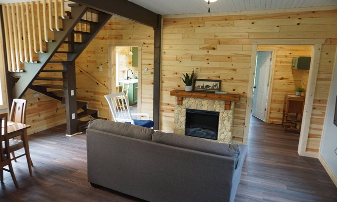 Hayward Cabin | Backyard Trails and Lake Hayward with Canoe!