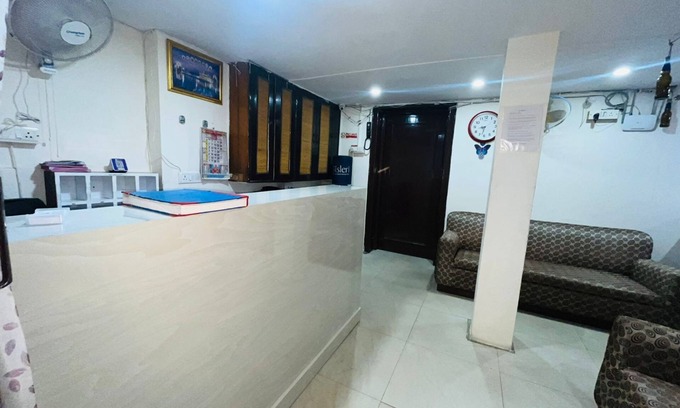 B4 Block Hotel | Badal Inn