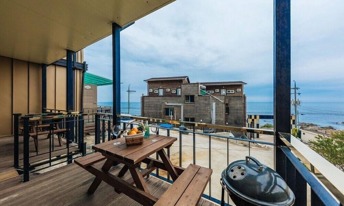 Yeongdeok Apartment | Badasae Pension