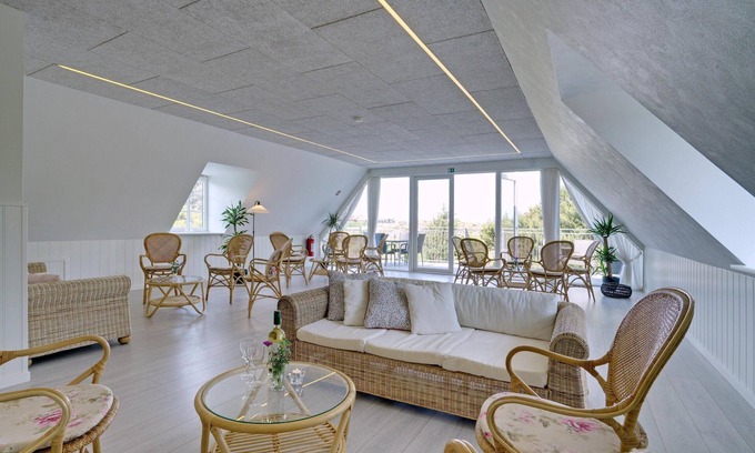 Henne Strand House | Badehotellet Klitgaarden