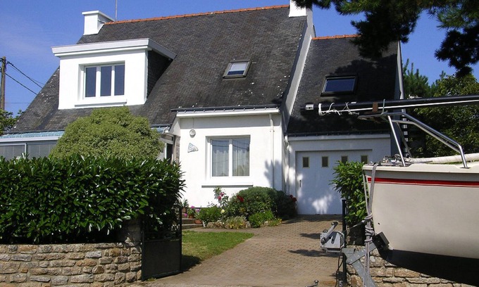 Baden Apartment | Baden Studio Rentals facing the sea