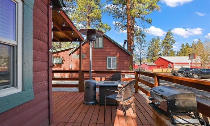 Big Bear Lake House | Badger Lane Chalet - Walk to Village and Lake