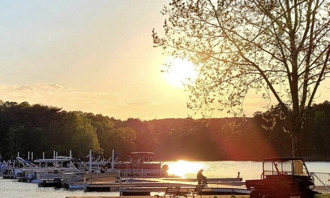 New London Resort | Badin Lake Bungalow