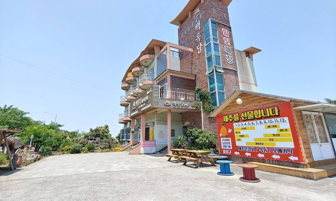 Jocheon Condo | Baengnokdam Pension