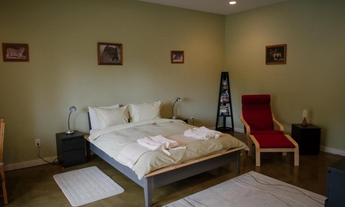 Okanagan-Similkameen Bed & Breakfast | Baergnaescht B&B