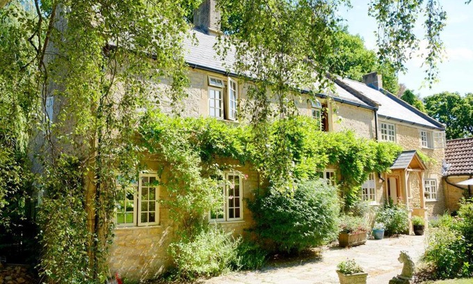 East Chinnock Bed & Breakfast | Bagnell Farm Cottage