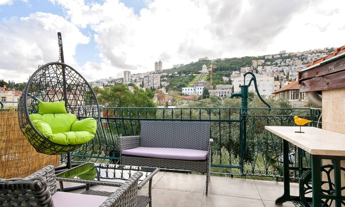 Haifa Apartment | Bahai gardens view, german colony central location
